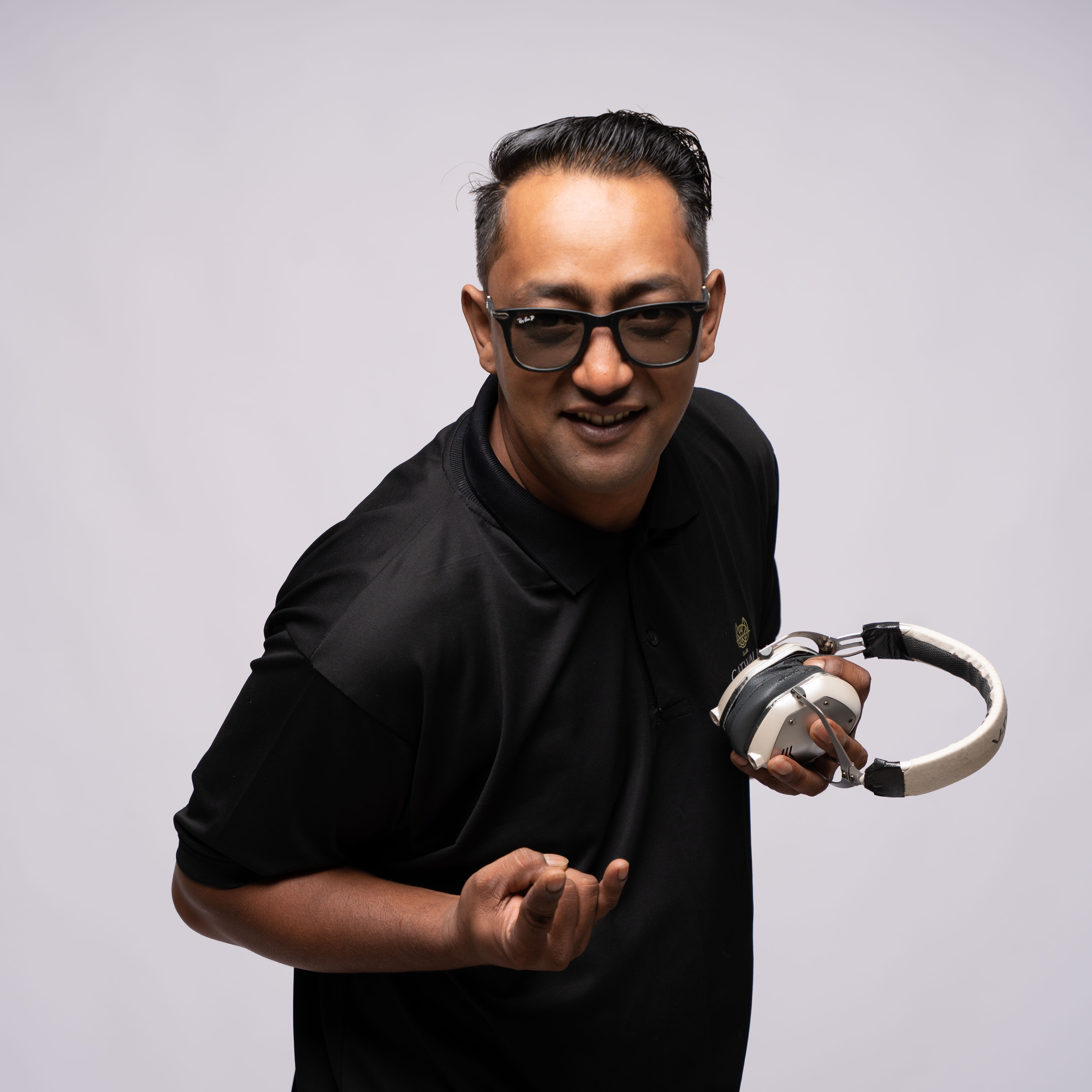 Title d-flex flex-column gap-2